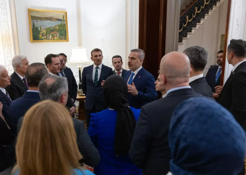 Hakan Fidan İngiltere’de İş İnsanlarıyla Buluştu