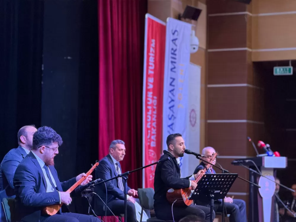 Burdur'da yaşayan miras coşkusu! 50 sanatçı geleneksel kültürü geleceğe taşıyor