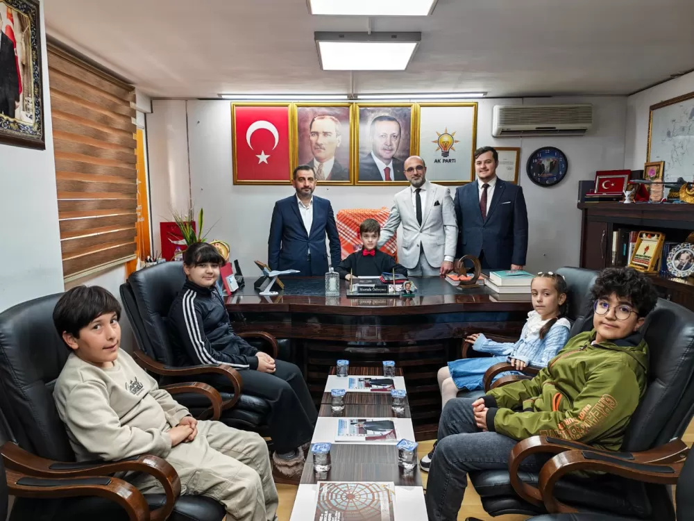 Burdur AK Parti İl Başkanı Özboyacı Koltuğunu Öğrenciye Bıraktı