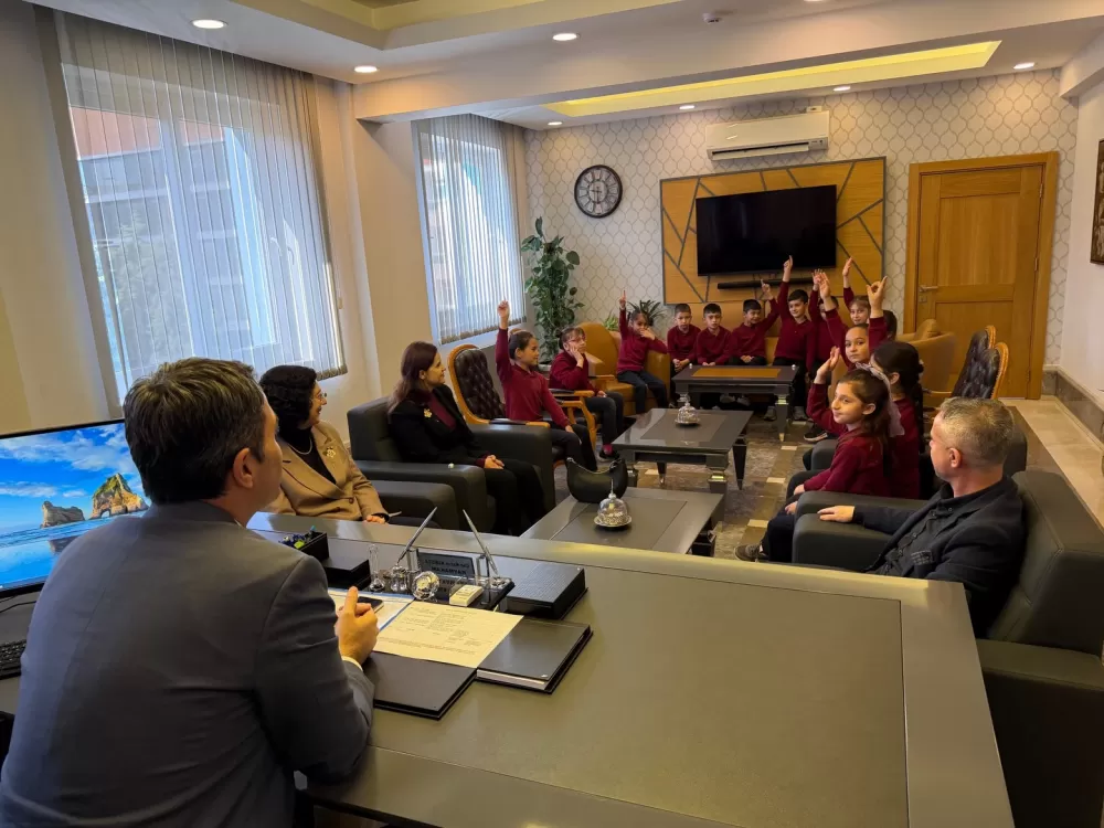 Bucak Kaymakamlığı duyurdu! Boğazköy Ruhi Mutlu İlkokulu öğrencilerinden Kuruca'ya ziyaret