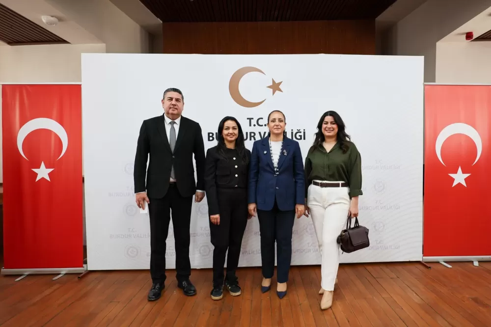 Vali Tülay Baydar Bilgihan Burdur'da geniş katılımlı ziyaretçi kabulü gerçekleştirdi