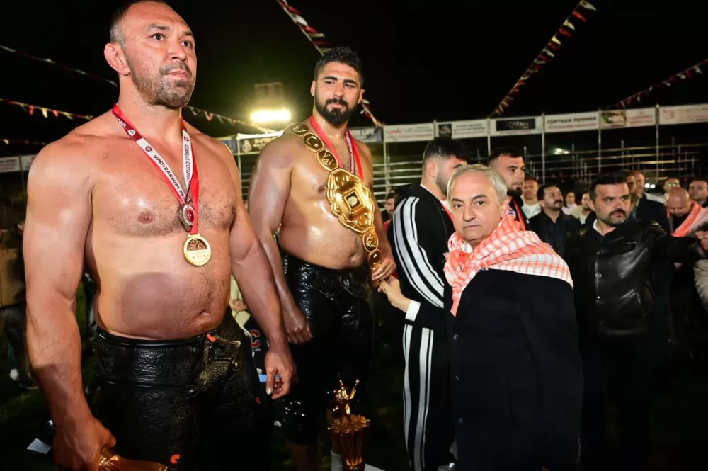 2026 yılı yağlı pehlivan güreşlerinin ilk Başpehlivanı Antalya Kepez'de belli oldu 