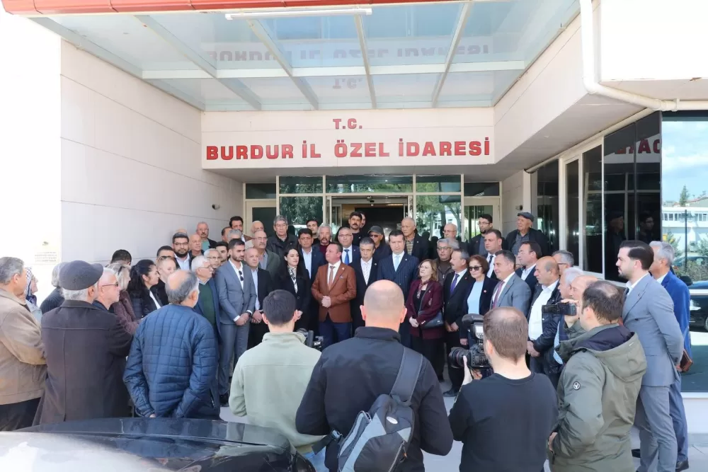 Burdur İl Genel meclisinde devir teslim! Yeni başkan Semih Çelikkaya görevi devraldı