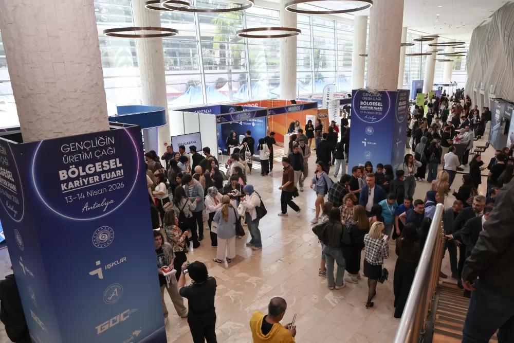 MAKÜ öğrencileri Antalya’da iş dünyasıyla buluştu