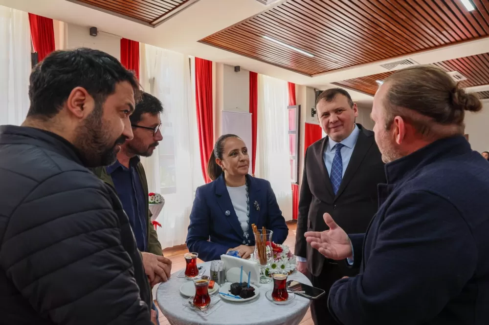 Vali Tülay Baydar Bilgihan Burdur'da geniş katılımlı ziyaretçi kabulü gerçekleştirdi