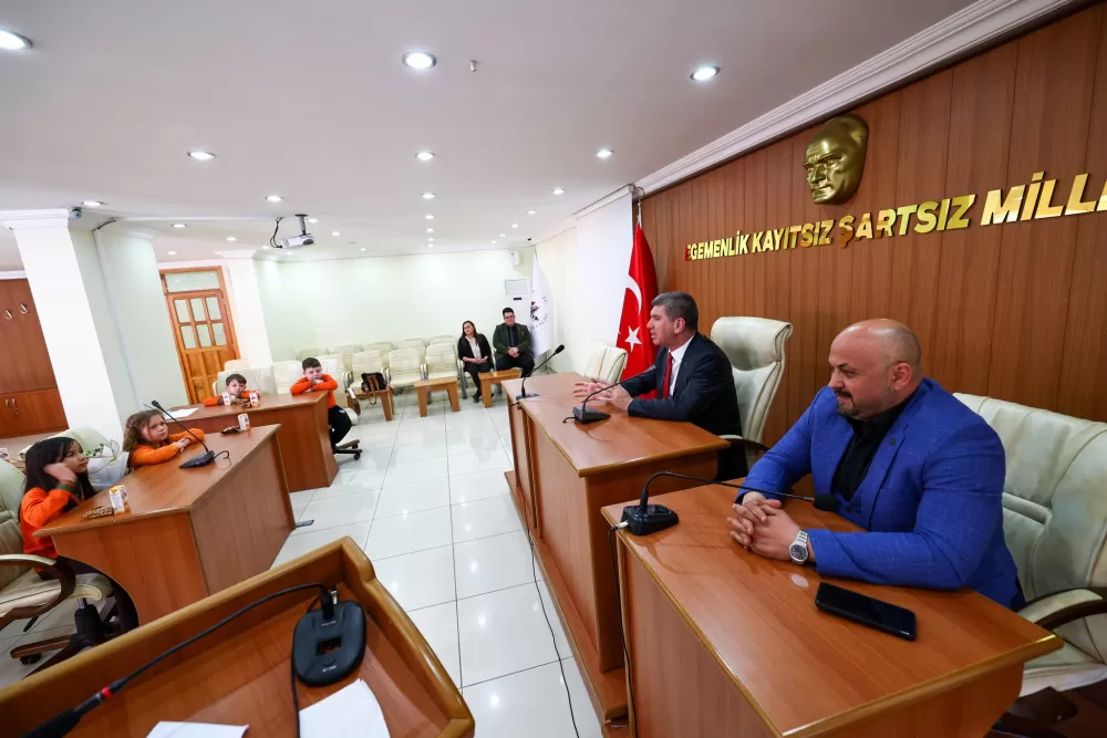 Gazi İlkokulu öğrencileri Burdur Belediyesi'nde! Başkan Ercengiz ile buluştular