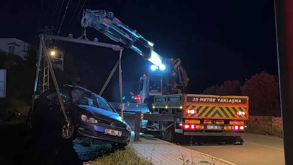 Antalya'da alkollü sürücü 7 metreden uçtu! Burnu bile kanamadı