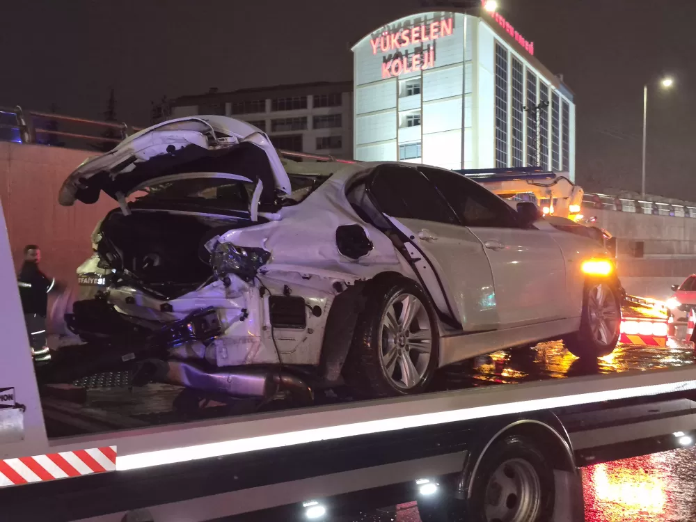 Son Dakika Ankara Trafik Kazası: Pursaklar Havalimanı Yolunda zincirle kaza 3 ağır 8 yaralı 