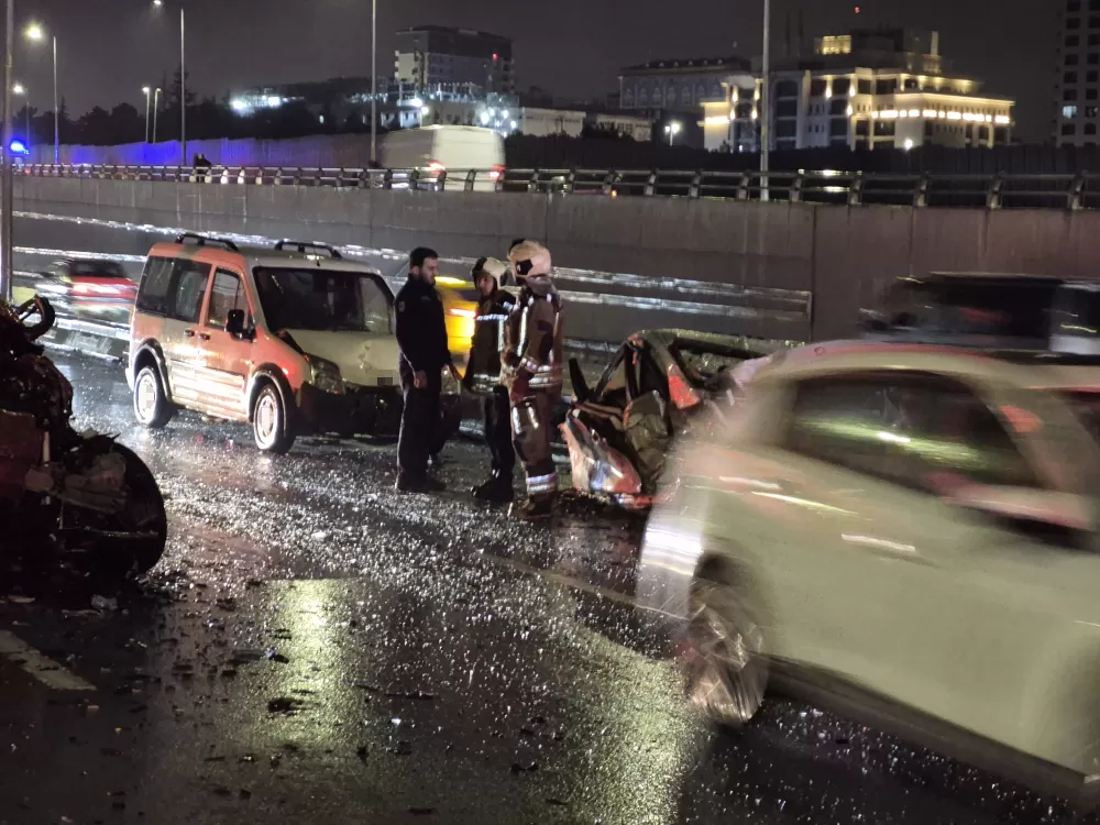 Son Dakika Ankara Trafik Kazası: Pursaklar Havalimanı Yolunda zincirle kaza 3 ağır 8 yaralı 