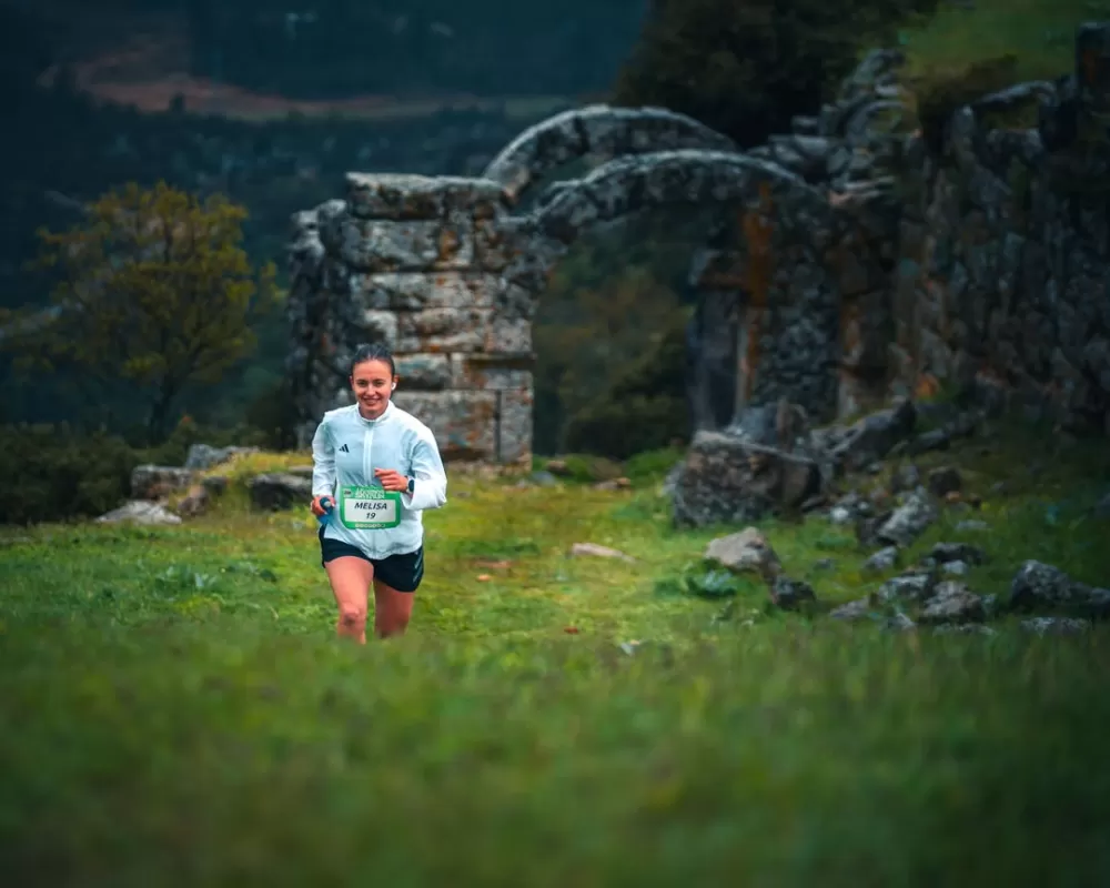 Bucak’ta spor ve tarih buluştu Kremna Sky Run yoğun ilgi gördü
