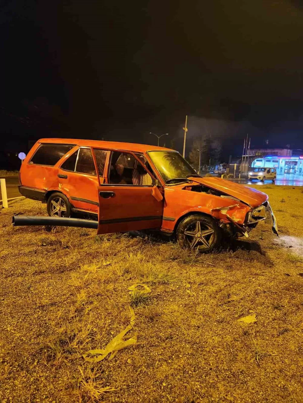 Isparta’da Şarkikaraağaç'ta iki otomobil çarpıştı