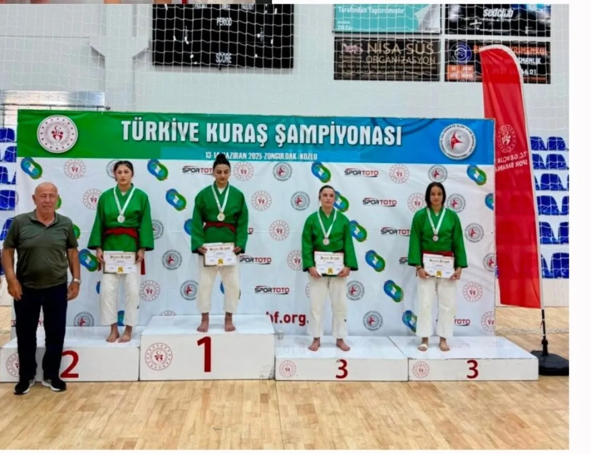 Burdur Belediyespor kuraşta 5 madalya ile döndü