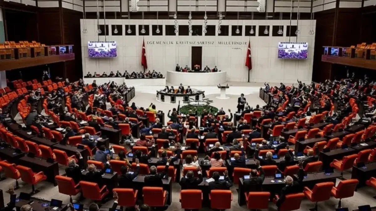 12. Yargı Paketi Meclis Yolunda: Duruşmalara Süre Sınırı ve Yeni Dolandırıcılık Düzenlemesi Geliyor