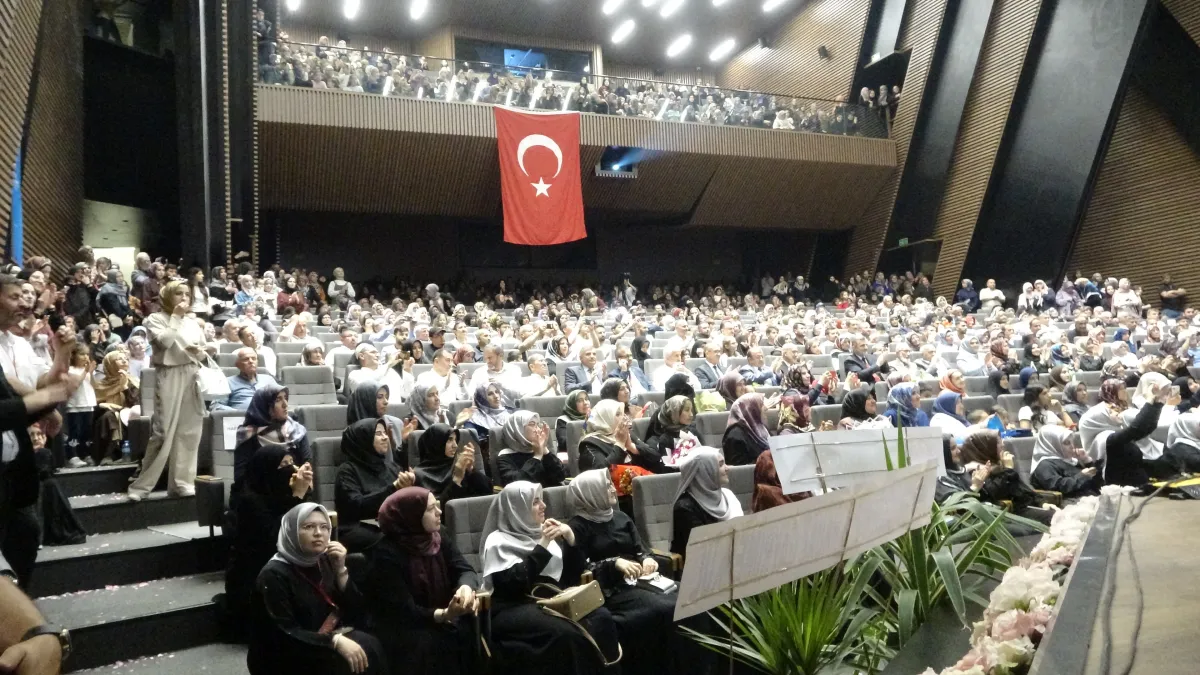 Isparta’da Gurur Günü! İl Müftüsü "66 hafız Güneşle Aydınlandık" Diyerek Duyurdu: Dev Tören Gerçekleşti