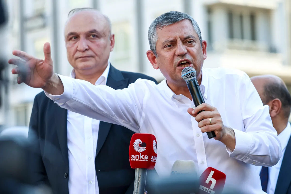 Özgür Özel’den Gaziantep’te İktidar Mesajı: “CHP’yi de Türkiye’yi de Teslim Almayacağız”