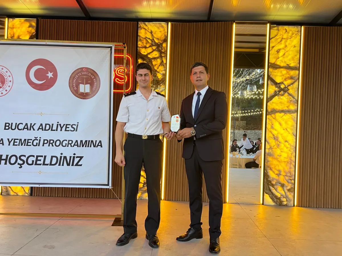 Bucak Adliyesi'nde ayrılık vakti Emeklere teşekkür ve veda