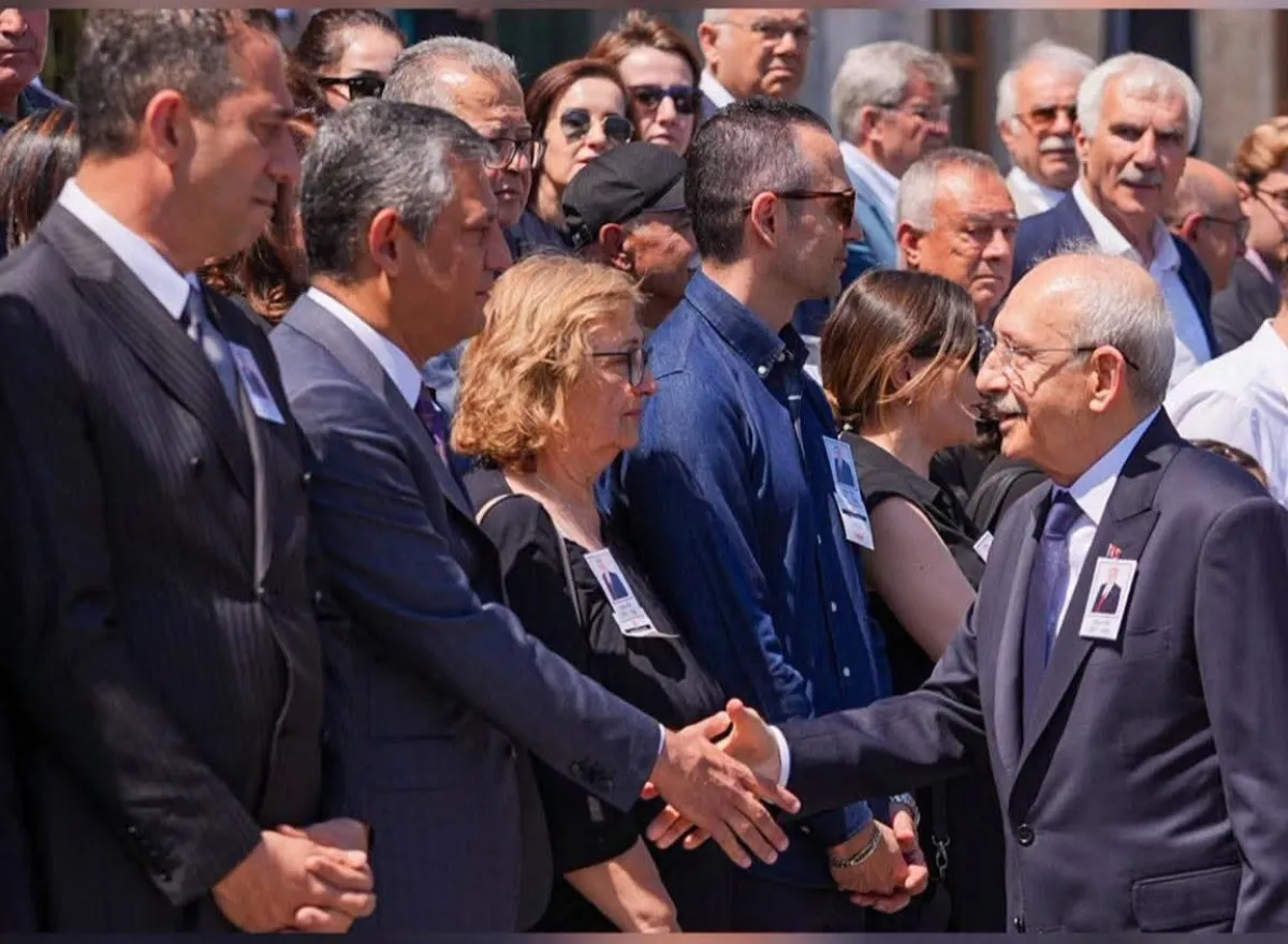 Kılıçdaroğlu ve Özel, Orhan Sür’ün Cenazesinde Yan Yana Geldi