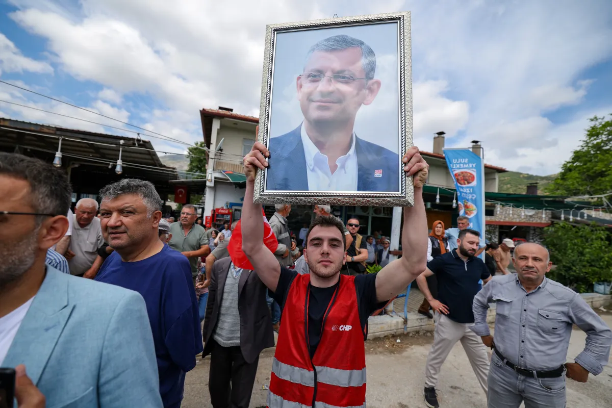 CHP Lideri Özgür Özel: "Gerekirse Portakal Kasasının Üzerine Çıkar, Milletle Buluşuruz”