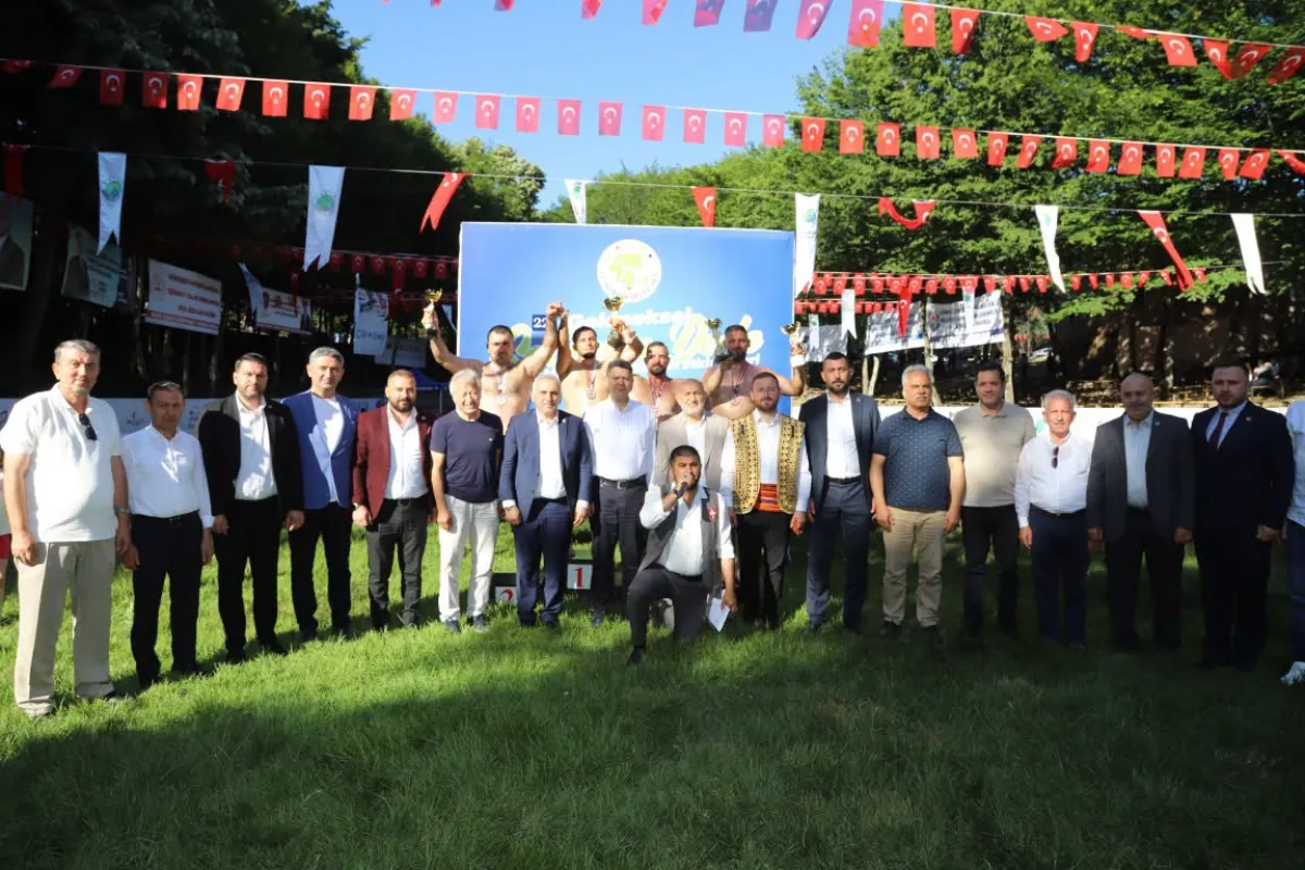 Sakarya Hendek Selman Dede Yağlı Güreşleri'nde 2026 başpehlivanı Güreş ağası  Belli Oldu!