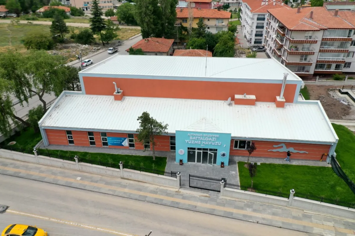 Altındağ’da Ücretsiz Yüzme Kursları Başladı