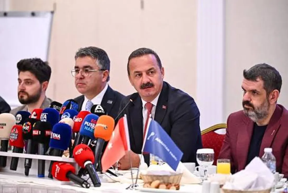 İstikbalin Şehri İzmir’den Annelerin Duasına: Ağıralioğlu’ndan Umut ve Birlik Mesajı
