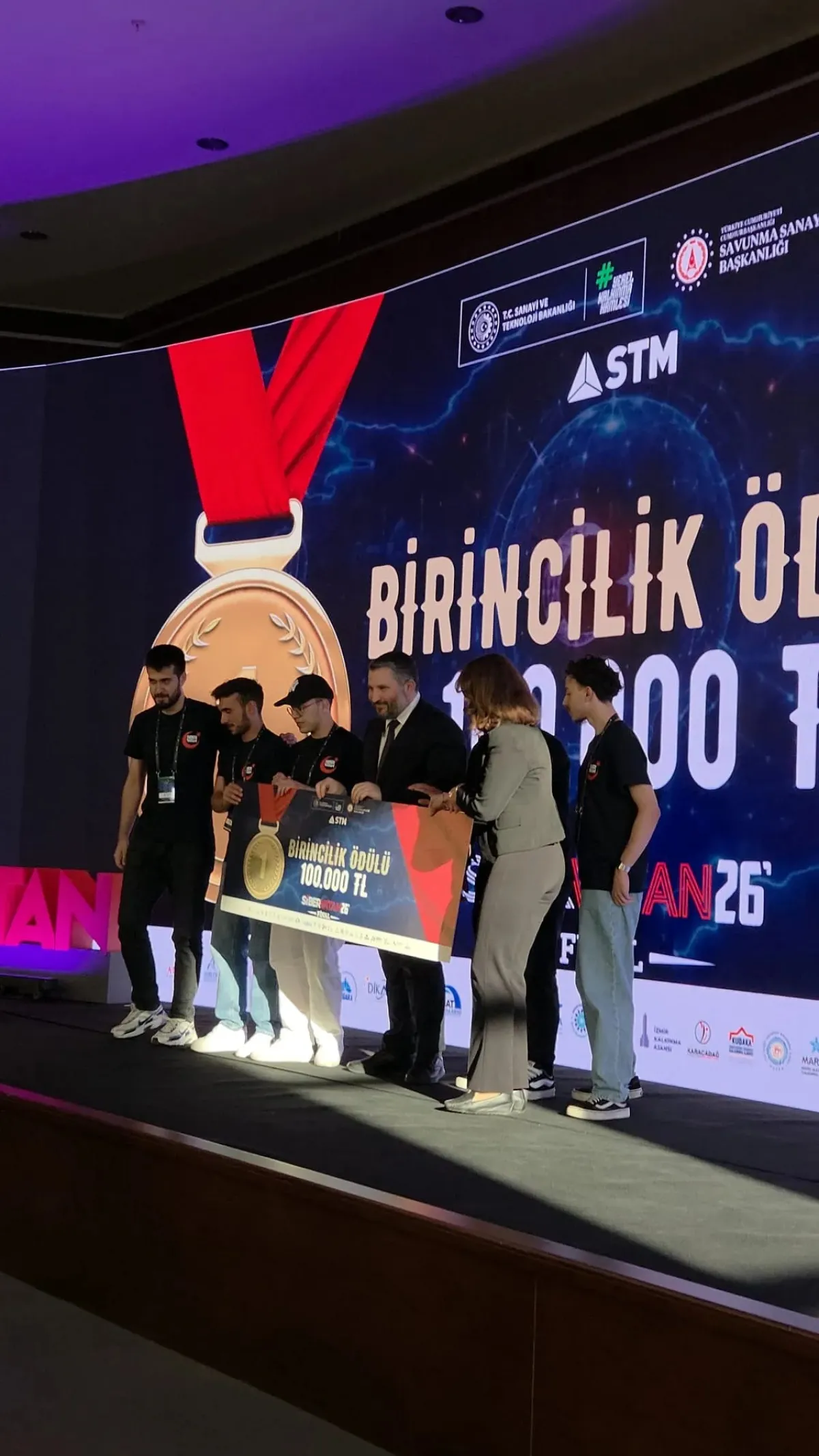 MAKÜ öğrencileri uygulamalı 'Siber Güvenlik' yarışmasında Türkiye birincisi oldu