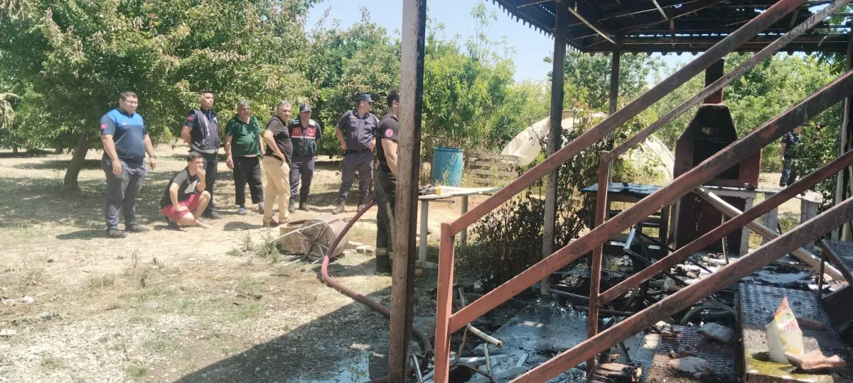 Antalya'da tarladaki evde çıkan yangın itfaiye ekiplerince söndürüldü