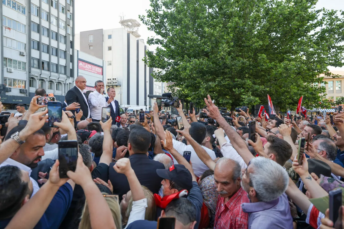 Özgür Özel’den Gaziantep’te İktidar Mesajı: “CHP’yi de Türkiye’yi de Teslim Almayacağız”