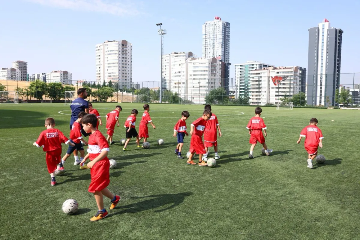 Çankaya ve Gençlerbirliği’nden Ücretsiz Yaz Futbol Okulu