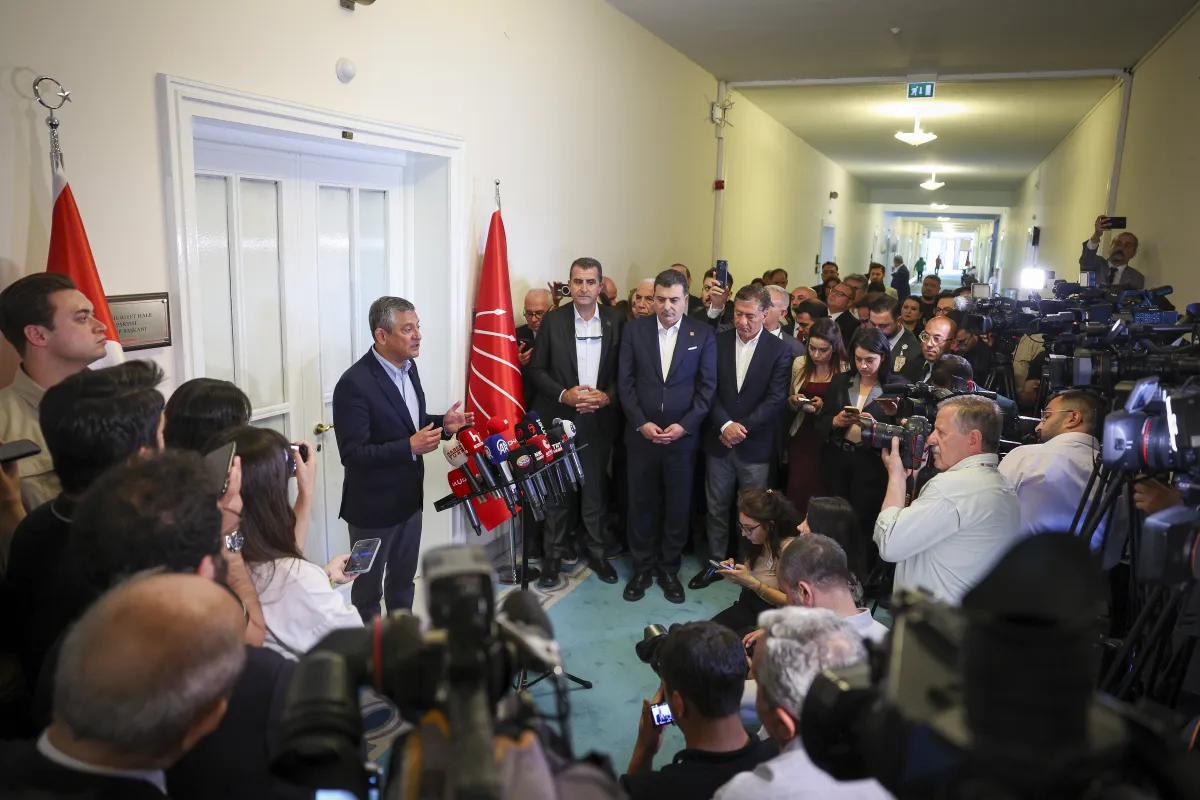 SON DAKİKA!!! Özel Son Noktayı Koydu!! Özgür Özel: "Yarın Benim Konuşacağım Grup Toplantısı Yapılacak”
