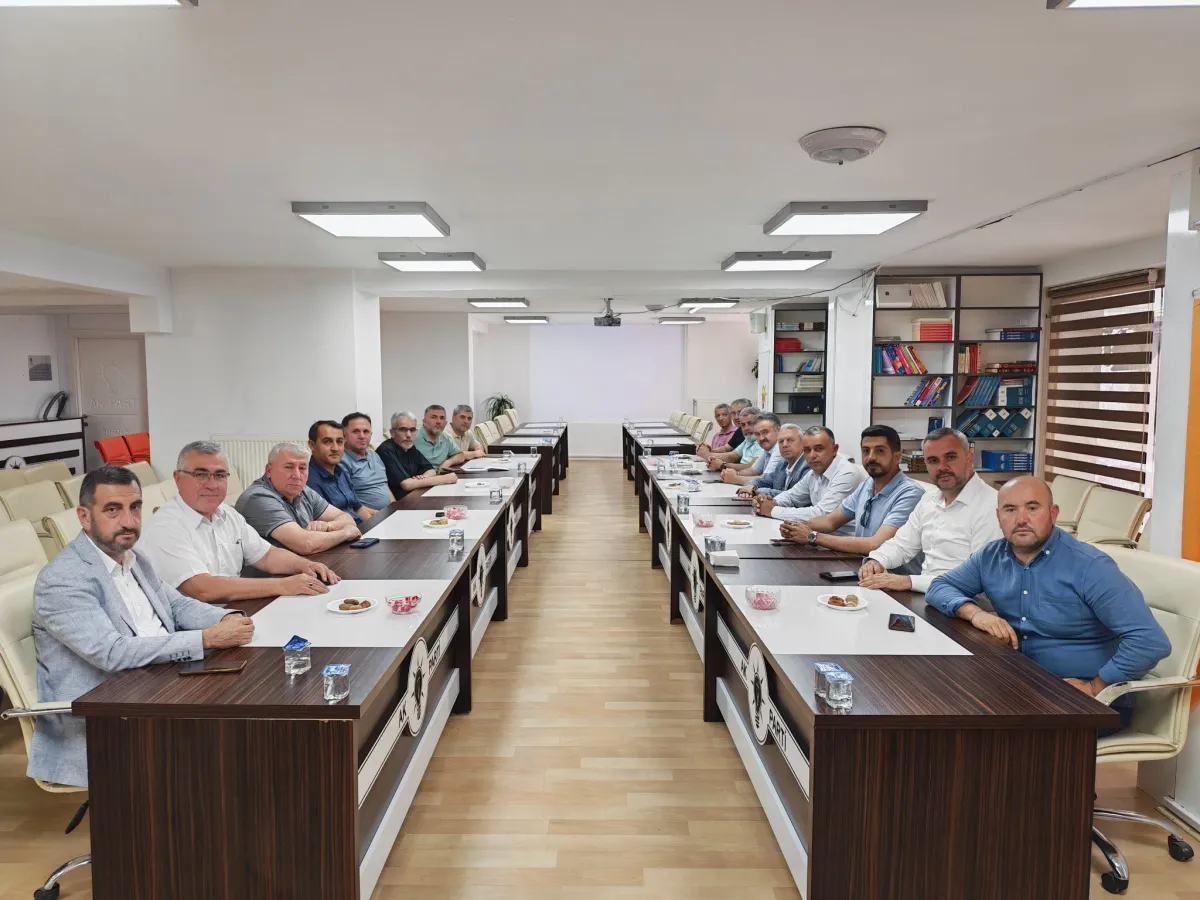 AK Parti Burdur’da ilçe başkanlarıyla istişare toplantısı yapıldı