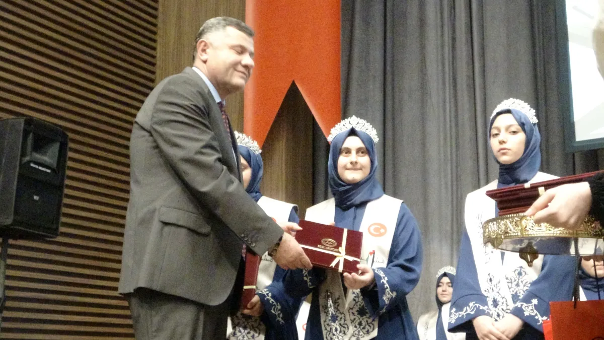 Isparta’da Gurur Günü! İl Müftüsü "66 hafız Güneşle Aydınlandık" Diyerek Duyurdu: Dev Tören Gerçekleşti