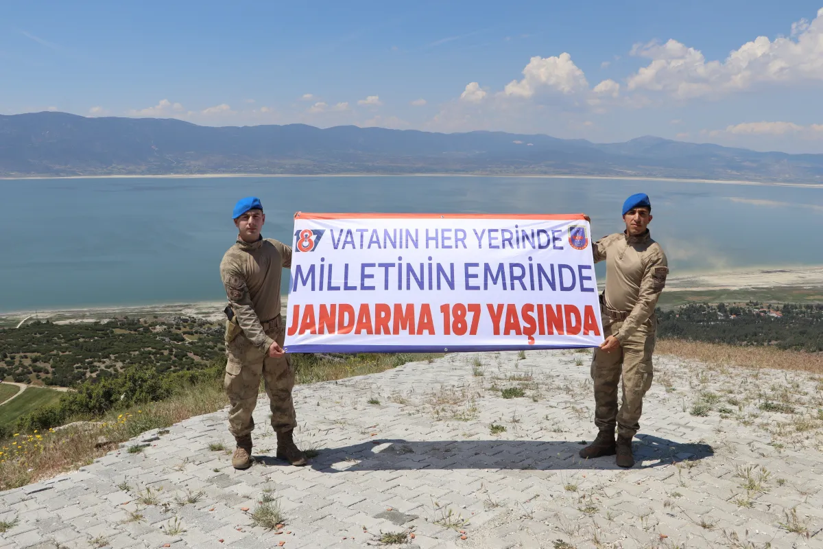 Jandarmanın 187'nci yılı Burdur semalarında kutlandı