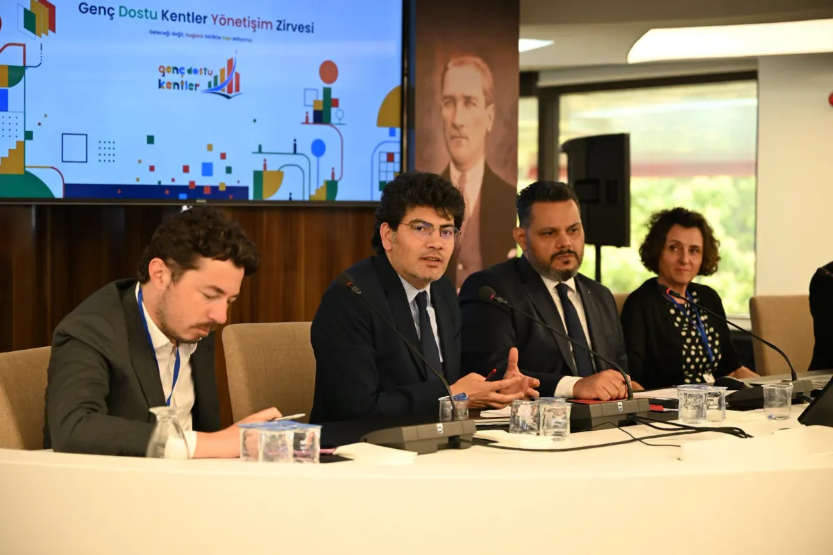 Genç Dostu Kentler Yönetişim Zirvesi’nde paneller düzenlendi