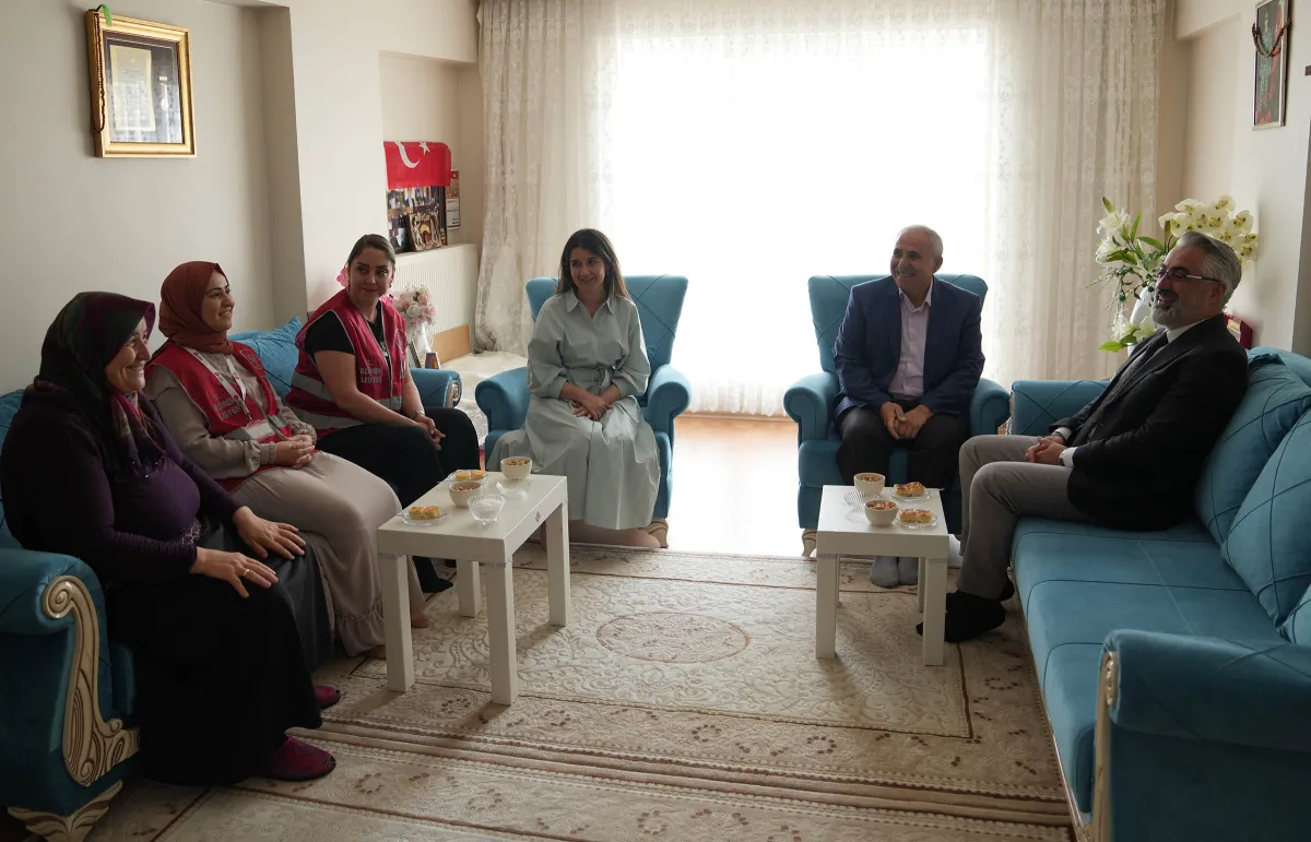 Keçiören’de Şehit Ailelerine Babalar Günü Ziyareti
