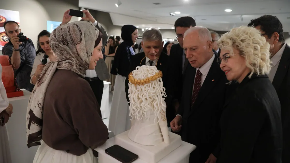 Başkent Üniversitesi Öğrencilerinin Yıl Sonu Sergisi ÇSM’de Açıldı