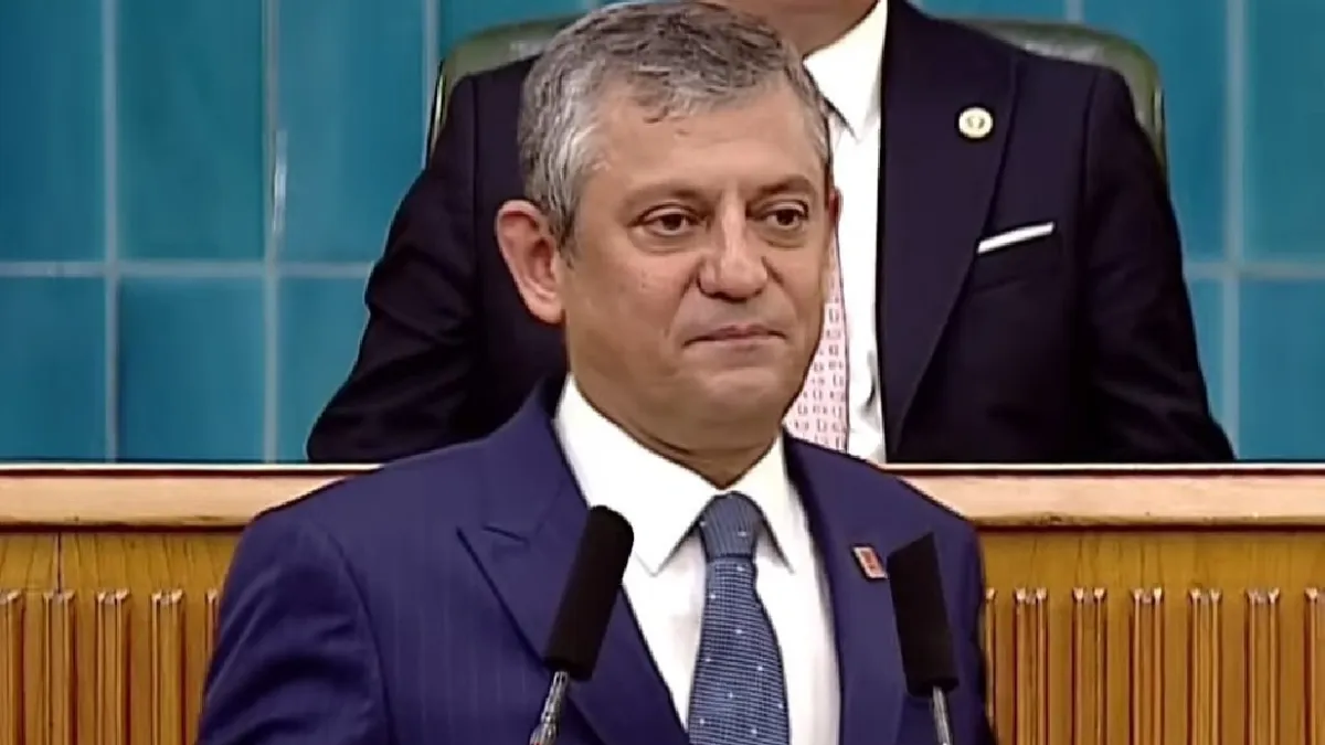 CHP'de Kritik Toplantı Başladı! Gözler Özgür Özel'de