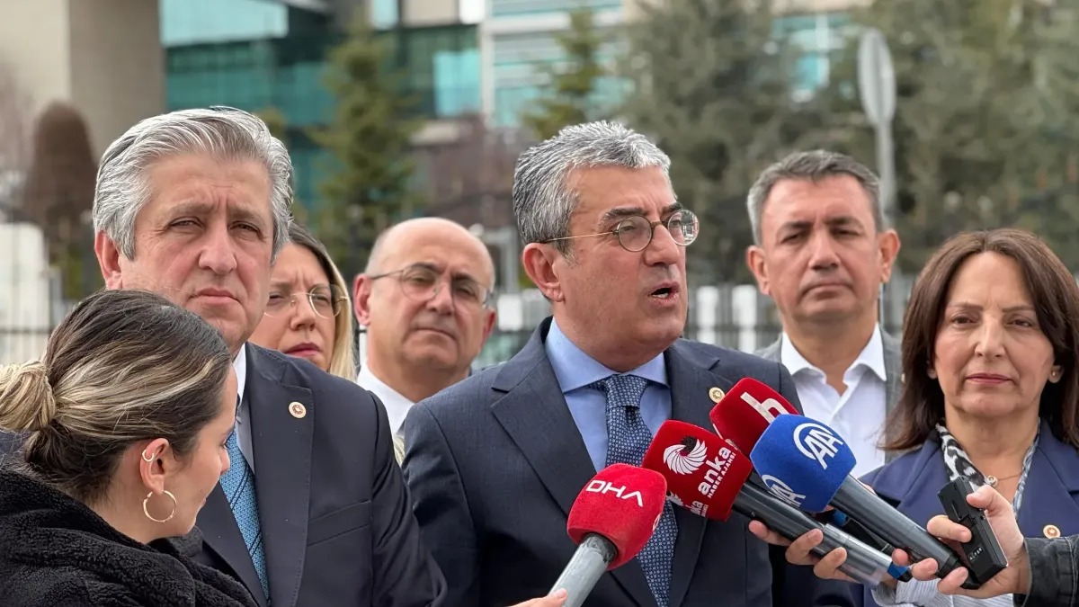 CHP’li Gökhan Günaydın’dan Sosyal Medya Düzenlemesine AYM Başvurusu