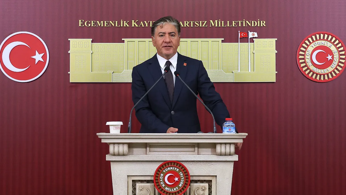 CHP’li Murat Emir’den NATO Zirvesi ve Gözaltılara Sert Tepki: “Ankaralıyı, Türk İnsanını Trump’tan Neden Saklıyorsunuz?”