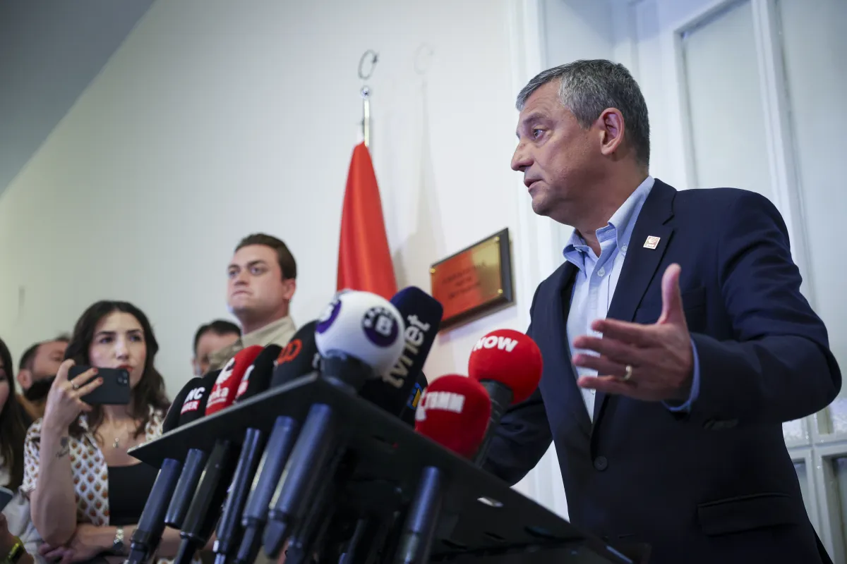 SON DAKİKA!!! Özel Son Noktayı Koydu!! Özgür Özel: "Yarın Benim Konuşacağım Grup Toplantısı Yapılacak”