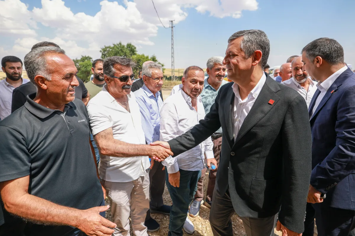CHP Lideri Bismil’de Buğday Hasadına Katıldı