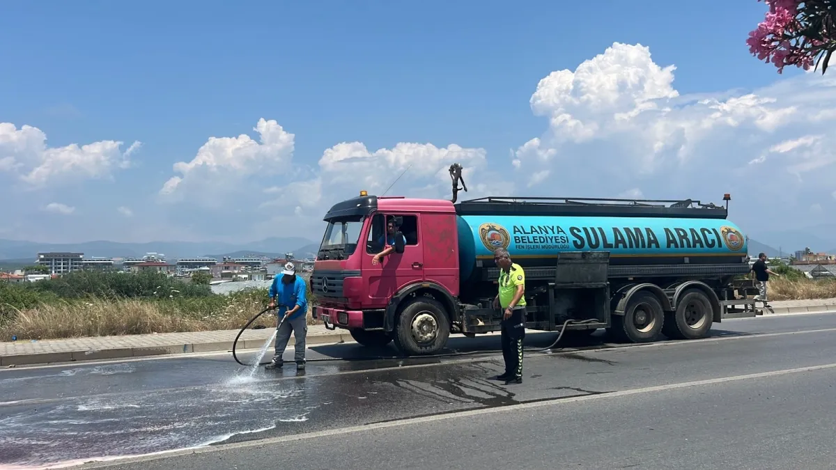 Antalya'da feci kaza 22 yaşındaki motosiklet sürücüsü hayatını kaybetti