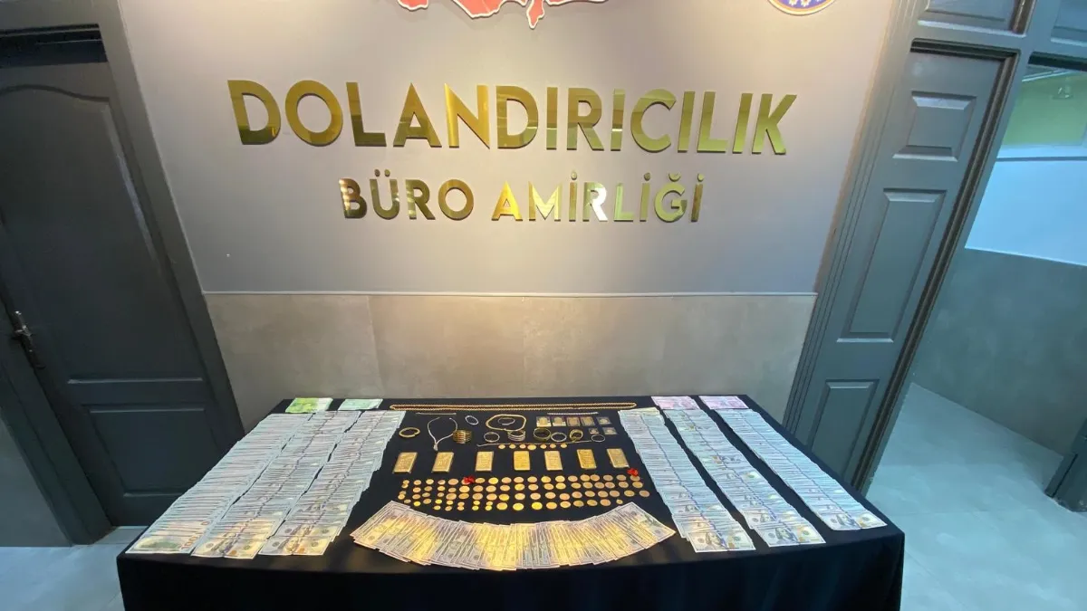 İYİ Partili Milletvekiline Akılalmaz FETÖ Tuzağı! Kilolarca Altın ve Milyonlarca Lirayı Elleriyle Teslim Etti
