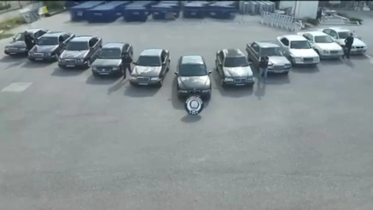 Kazalı lüks araçları change işlemiyle piyasaya süren şebeke çökertildi