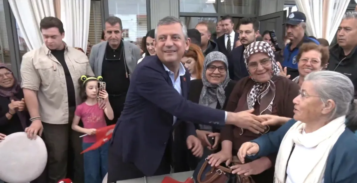 Özgür Özel Bucak'ta konuştu: Kadınların önüne geçilmesin yeter