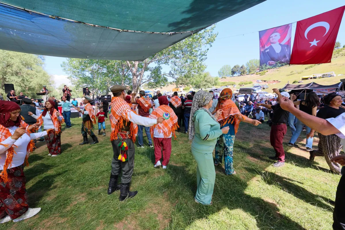 Burdur Çavdır 26. Kozağaç Köyü Cura, Domates ve Yayla Şenlikleri gerçekleştirildi