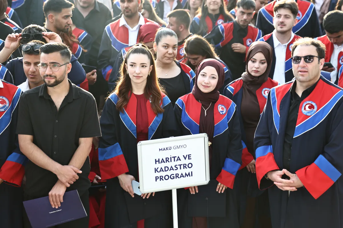 MAKÜ Gölhisar’da 1.200 öğrencisini geleceğe uğurladı