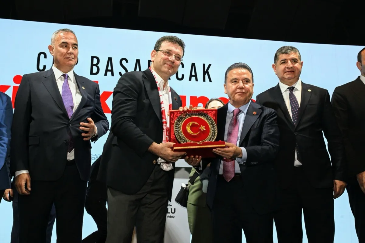   Muhittin Böcek  Konuştukça ortalık karışıyor  "Ekrem İmamoğlu kaç milyoncuk istemiş Böcek Ne kadar Vermiş 