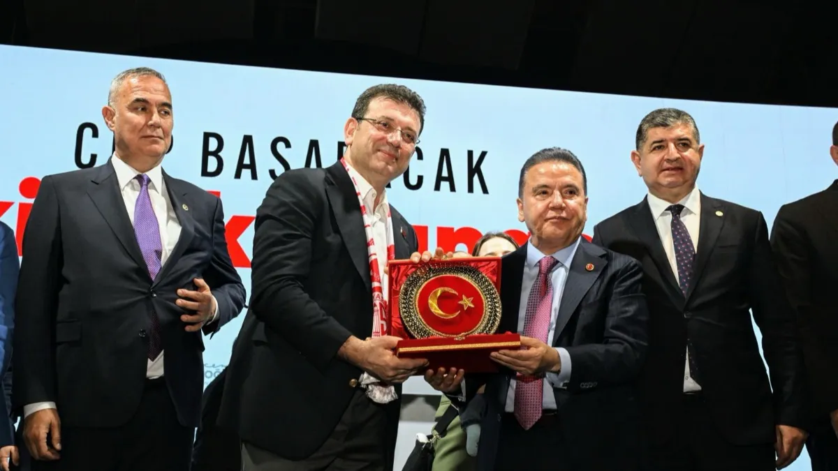   Muhittin Böcek  Konuştukça ortalık karışıyor  "Ekrem İmamoğlu kaç milyoncuk istemiş Böcek Ne kadar Vermiş 
