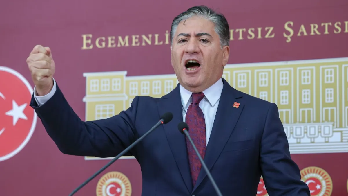 Murat Emir: “Yoksulluk NATO Brandalarıyla Gizlenemez”